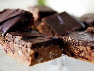 Рецепта Шоколадови барчета с фъстъчено масло и фурми